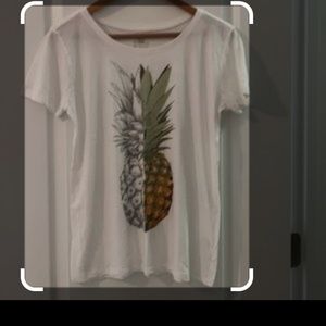 Women's O'Neill tshirts white with pineapple sz xl 100%cotton